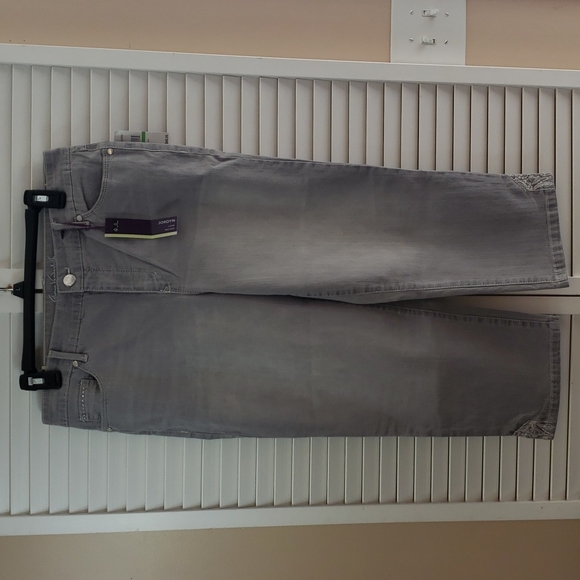 Plus Size Gloria Vanderbilt Avery Pull-On Skimmer Capris